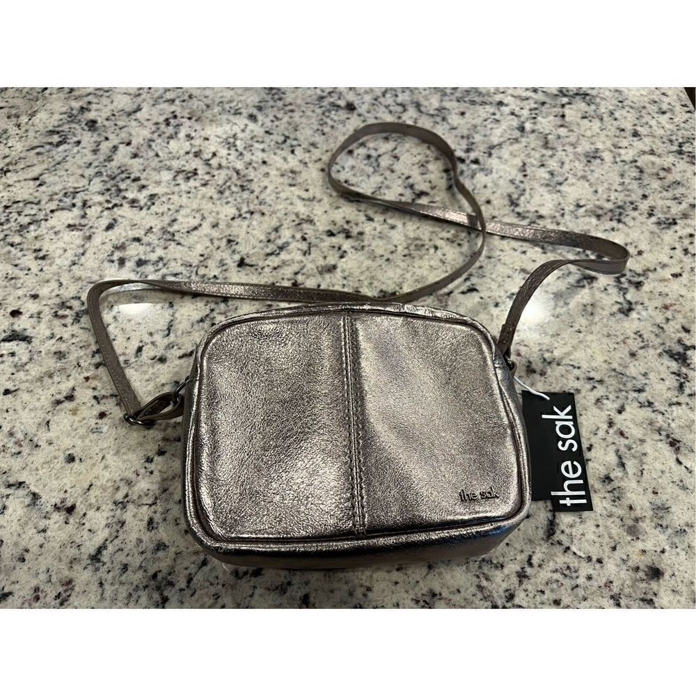 The Sak De Young Leather Camera Bag